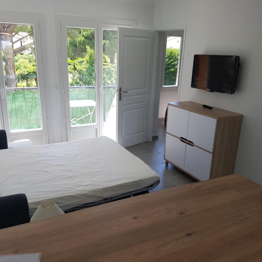 Les Lucioles Apartment Кавалере-сюр-Мер Екстериор снимка